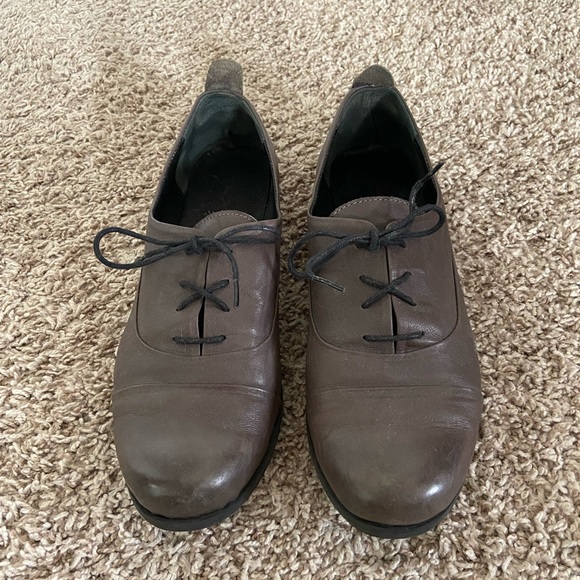 Size 9 women’s Bueno brown leather shoes - Picture 2 of 4